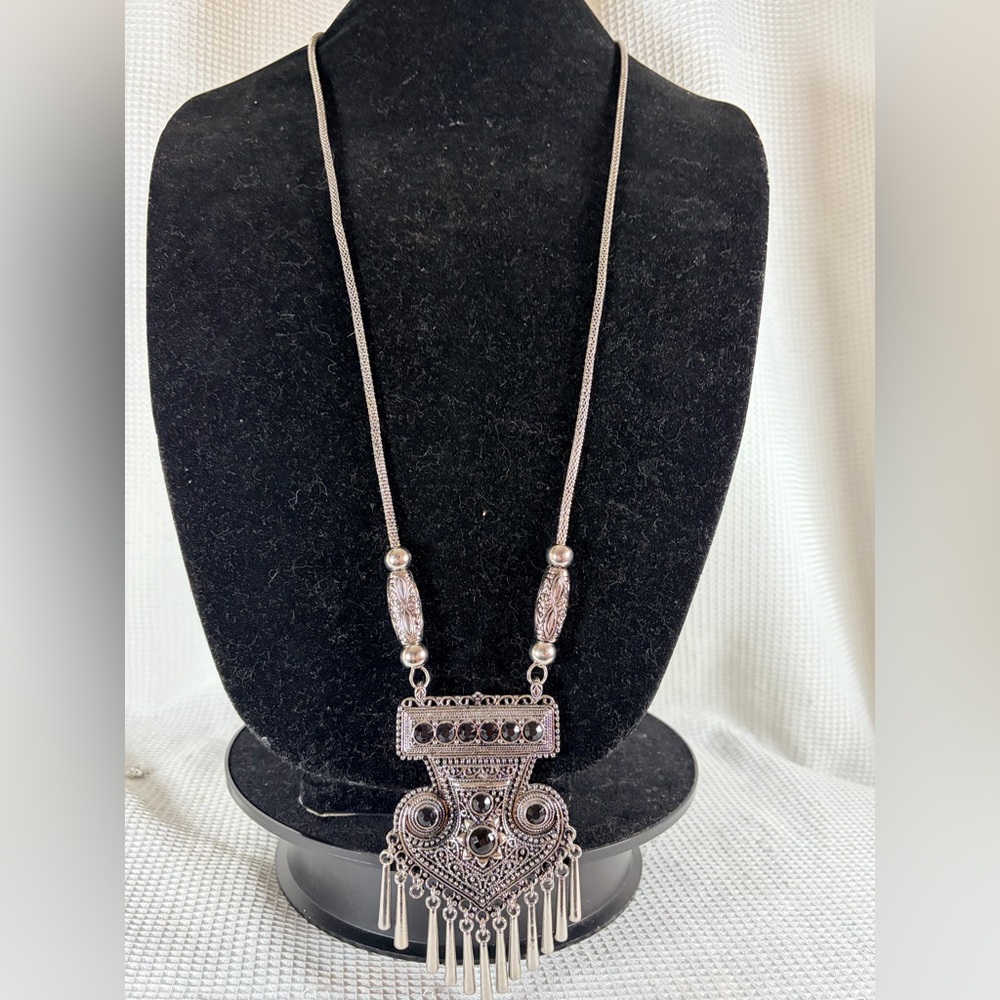 Elegant Silver-Tone Boho, tribal Necklace with Intricate Detailing - Picture 1 of 5